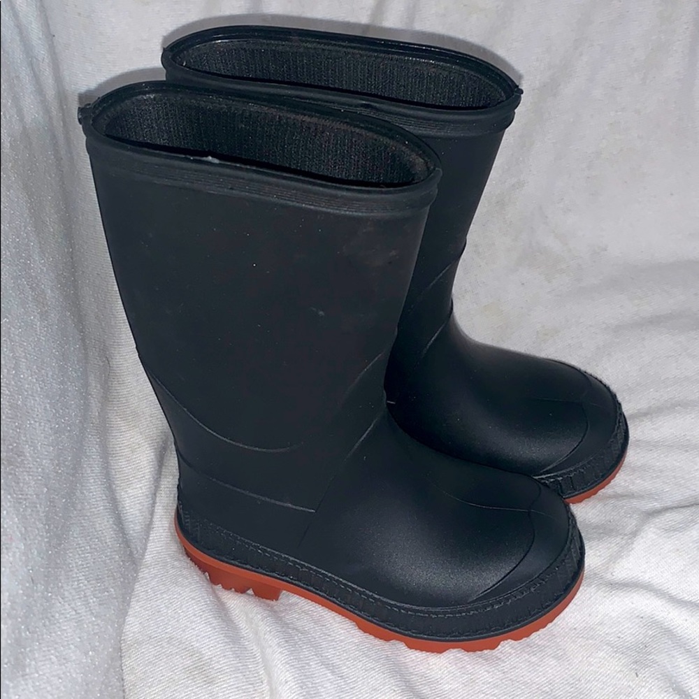 Infant Boy 5/6 rain boots. Never worn!